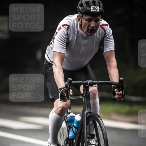 13.09.2026 - Stadtparktriathlon H.Heesch http://msf.ph/oto/10373711 13.09.2026 10:23:56 Radfahren 293, 336, 404 meine-sportfotos.de