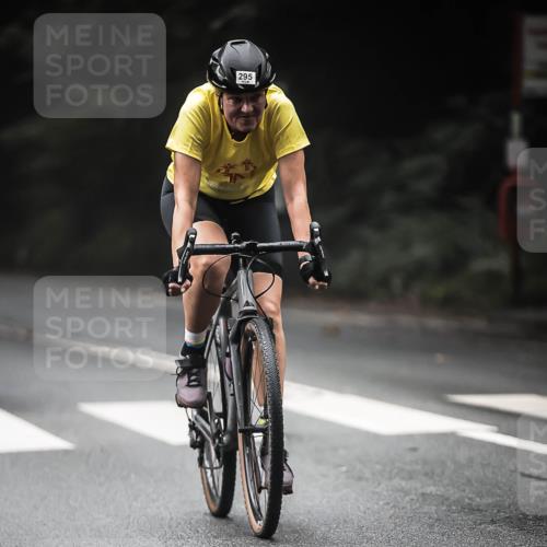 13.09.2026 - Stadtparktriathlon H.Heesch http://msf.ph/oto/10373723 13.09.2026 10:24:03 Radfahren 295, 301, 403 meine-sportfotos.de