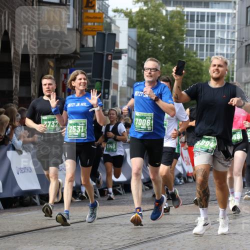 13.09.2026 - 21. swb-Marathon Bremen Strokosch-Dieckow http://msf.ph/oto/10373724 13.09.2026 13:37:04 Ziel 164, 551, 813, 843, 1936, 2275, 2673, 2819, 3541, 3585, 3635, 3815, 3874, 3998, 4006, 4050, 4304, 4335, 4414, 4676, 4892, 5061, 5236, 5355, 5447, 5656, 5823, 6050, 6280, 6340, 6408, 6516, 6568, 6966, 7039, 7229, 7237, 7640, 7656, 7765, 8498, 8685, 8723, 8790, 9658, 9776, 9807, 10068, 10070, 1180, 1854, 1991, 2531, 3333, 3732, 3894, 4932, 4947, 5547, 5577, 5612, 6046, 6629, 6904, 6947, 6961, 7006, 7571, 8268, 9701 meine-sportfotos.de