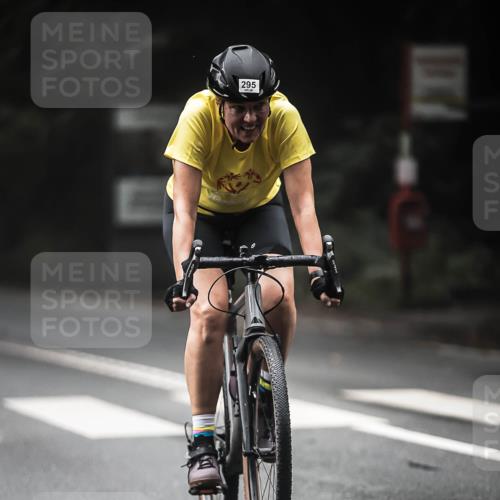 13.09.2026 - Stadtparktriathlon H.Heesch http://msf.ph/oto/10373732 13.09.2026 10:24:04 Radfahren 295, 301, 403 meine-sportfotos.de