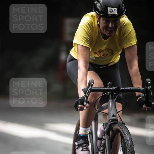 13.09.2026 - Stadtparktriathlon H.Heesch http://msf.ph/oto/10373754 13.09.2026 10:24:04 Radfahren 295, 301, 403 meine-sportfotos.de