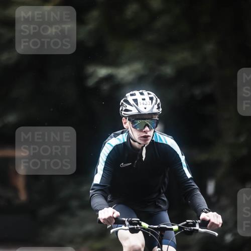 13.09.2026 - Stadtparktriathlon H.Heesch http://msf.ph/oto/10373784 13.09.2026 13:29:50 Radfahren 1343, 1433 meine-sportfotos.de