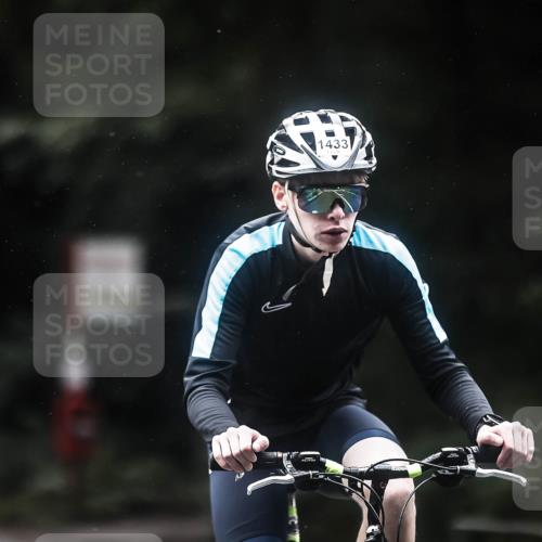 13.09.2026 - Stadtparktriathlon H.Heesch http://msf.ph/oto/10373791 13.09.2026 13:29:51 Radfahren 1343, 1433 meine-sportfotos.de
