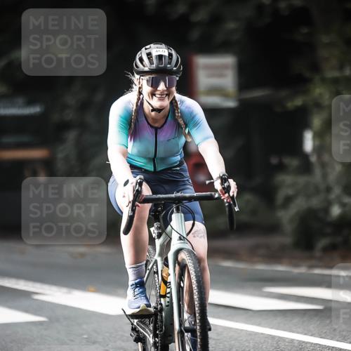13.09.2026 - Stadtparktriathlon H.Heesch http://msf.ph/oto/10373798 13.09.2026 10:53:46 Radfahren 346, 389, 419, 433, 434, 439, 460, 487, 494, 533 meine-sportfotos.de