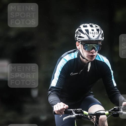 13.09.2026 - Stadtparktriathlon H.Heesch http://msf.ph/oto/10373799 13.09.2026 13:29:51 Radfahren 1343, 1433 meine-sportfotos.de