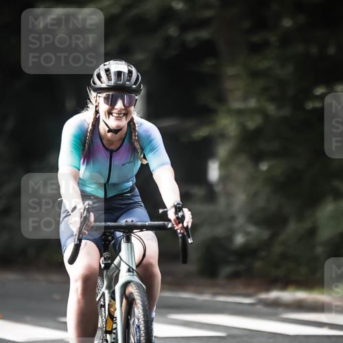 13.09.2026 - Stadtparktriathlon H.Heesch http://msf.ph/oto/10373803 13.09.2026 10:53:46 Radfahren 346, 389, 419, 433, 434, 439, 460, 487, 494, 533 meine-sportfotos.de