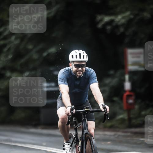 13.09.2026 - Stadtparktriathlon H.Heesch http://msf.ph/oto/10373812 13.09.2026 13:29:54 Radfahren 1343, 1433 meine-sportfotos.de