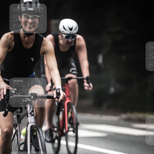 13.09.2026 - Stadtparktriathlon H.Heesch http://msf.ph/oto/10373821 13.09.2026 10:24:09 Radfahren 295, 301, 306, 320, 403, 409 meine-sportfotos.de
