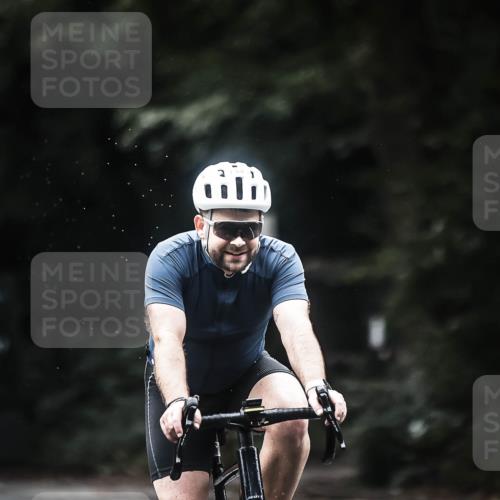 13.09.2026 - Stadtparktriathlon H.Heesch http://msf.ph/oto/10373833 13.09.2026 13:29:55 Radfahren 1343, 1433 meine-sportfotos.de