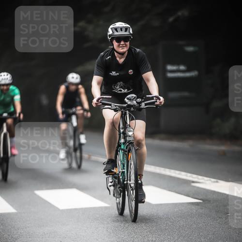 13.09.2026 - Stadtparktriathlon H.Heesch http://msf.ph/oto/10373848 13.09.2026 10:24:12 Radfahren 301, 306, 320, 403, 409, 445 meine-sportfotos.de