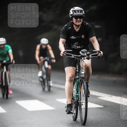 13.09.2026 - Stadtparktriathlon H.Heesch http://msf.ph/oto/10373857 13.09.2026 10:24:12 Radfahren 301, 306, 320, 403, 409, 445 meine-sportfotos.de