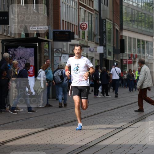 13.09.2026 - 21. swb-Marathon Bremen Strokosch-Dieckow http://msf.ph/oto/10373862 13.09.2026 12:22:09 Ziel 176, 1681 meine-sportfotos.de