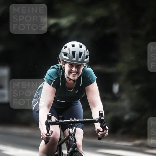 13.09.2026 - Stadtparktriathlon H.Heesch http://msf.ph/oto/10373868 13.09.2026 13:30:04 Radfahren 1378, 1391, 1413, 1447 meine-sportfotos.de