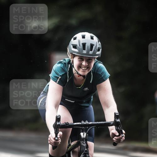 13.09.2026 - Stadtparktriathlon H.Heesch http://msf.ph/oto/10373872 13.09.2026 13:30:04 Radfahren 1378, 1391, 1413, 1447 meine-sportfotos.de