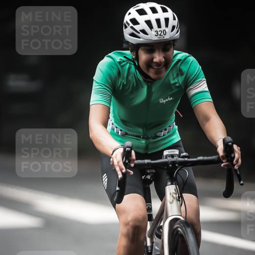 13.09.2026 - Stadtparktriathlon H.Heesch http://msf.ph/oto/10373912 13.09.2026 10:24:14 Radfahren 301, 306, 320, 403, 409, 445 meine-sportfotos.de