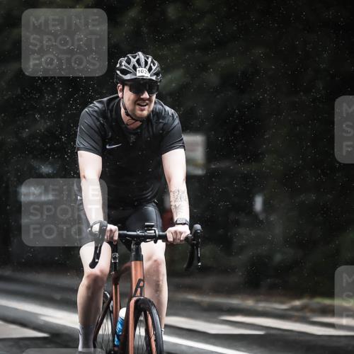 13.09.2026 - Stadtparktriathlon H.Heesch http://msf.ph/oto/10373948 13.09.2026 12:10:32 Radfahren 926, 946, 987, 1033 meine-sportfotos.de