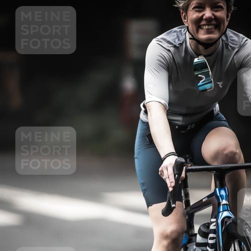13.09.2026 - Stadtparktriathlon H.Heesch http://msf.ph/oto/10373975 13.09.2026 10:24:18 Radfahren 306, 320, 409, 445 meine-sportfotos.de