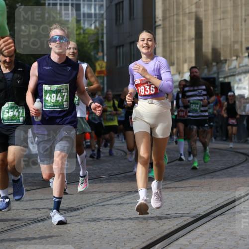 13.09.2026 - 21. swb-Marathon Bremen Strokosch-Dieckow http://msf.ph/oto/10373976 13.09.2026 13:37:08 Ziel 551, 813, 843, 1641, 1849, 1936, 2275, 3122, 3541, 3635, 3787, 3815, 3874, 3998, 4050, 4304, 4335, 4892, 5061, 5236, 5355, 5447, 5656, 5823, 6050, 6269, 6280, 6340, 6408, 6966, 7039, 7046, 7229, 7237, 7640, 7656, 8034, 8498, 8685, 8723, 9331, 9589, 9658, 9776, 9807, 270, 391, 869, 1180, 3333, 3627, 3823, 4947, 5388, 5547, 5577, 5612, 5738, 5791, 6046, 6904, 6947, 7571, 8268, 8753, 9701 meine-sportfotos.de