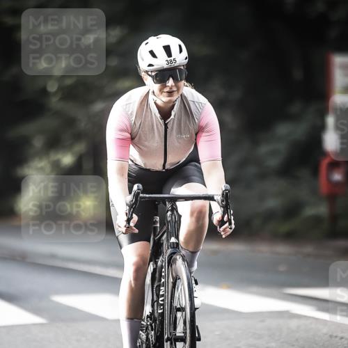13.09.2026 - Stadtparktriathlon H.Heesch http://msf.ph/oto/10373979 13.09.2026 10:53:57 Radfahren 385, 452, 489, 519 meine-sportfotos.de