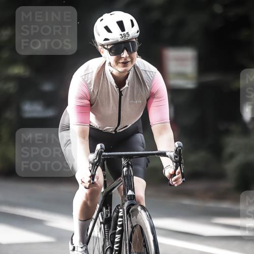 13.09.2026 - Stadtparktriathlon H.Heesch http://msf.ph/oto/10373992 13.09.2026 10:53:57 Radfahren 385, 452, 489, 519 meine-sportfotos.de