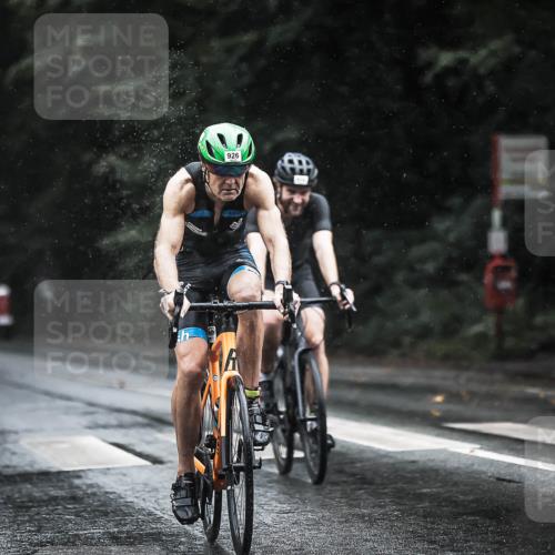 13.09.2026 - Stadtparktriathlon H.Heesch http://msf.ph/oto/10374001 13.09.2026 12:10:35 Radfahren 859, 926, 946, 987, 1030, 1033 meine-sportfotos.de
