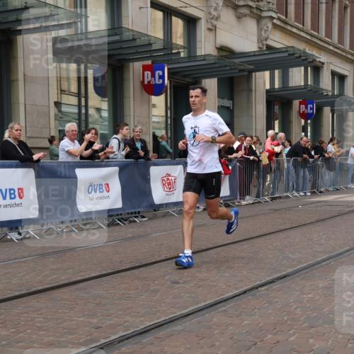 13.09.2026 - 21. swb-Marathon Bremen Strokosch-Dieckow http://msf.ph/oto/10374002 13.09.2026 12:22:13 Ziel 176, 1681 meine-sportfotos.de