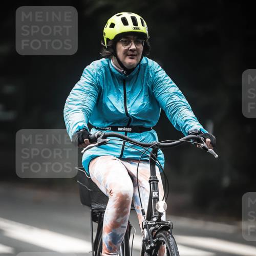 13.09.2026 - Stadtparktriathlon H.Heesch http://msf.ph/oto/10374006 13.09.2026 10:24:28 Radfahren 224, 236, 287, 289, 343 meine-sportfotos.de