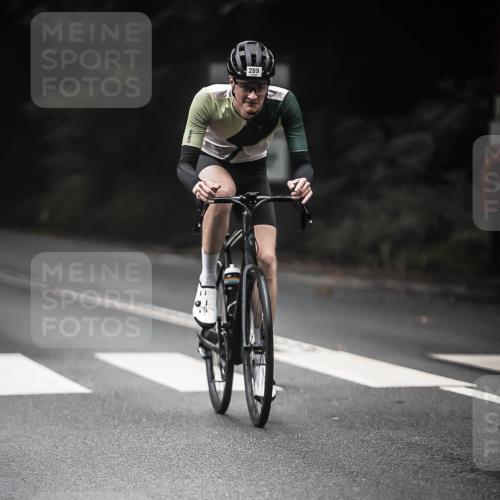 13.09.2026 - Stadtparktriathlon H.Heesch http://msf.ph/oto/10374022 13.09.2026 10:24:31 Radfahren 224, 236, 287, 289, 343 meine-sportfotos.de