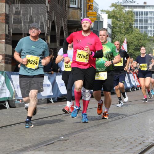 13.09.2026 - 21. swb-Marathon Bremen Strokosch-Dieckow http://msf.ph/oto/10374052 13.09.2026 11:02:10 Ziel 10257, 10332, 10409, 10444, 10817, 11075, 11115, 11150, 11268, 11305, 11369, 11412, 11413, 11436, 11479, 11486, 11668, 11747, 11859, 11985, 11986, 12095, 12379, 12412, 12466, 10153, 10154, 10173, 10273, 10274, 10278, 10331, 10338, 10439, 10738, 10885, 10915, 10943, 11249, 11505, 11576, 11853, 11886, 12042, 12094, 12134, 12135 meine-sportfotos.de