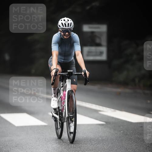 13.09.2026 - Stadtparktriathlon H.Heesch http://msf.ph/oto/10374060 13.09.2026 10:24:34 Radfahren 287, 289, 313, 343 meine-sportfotos.de