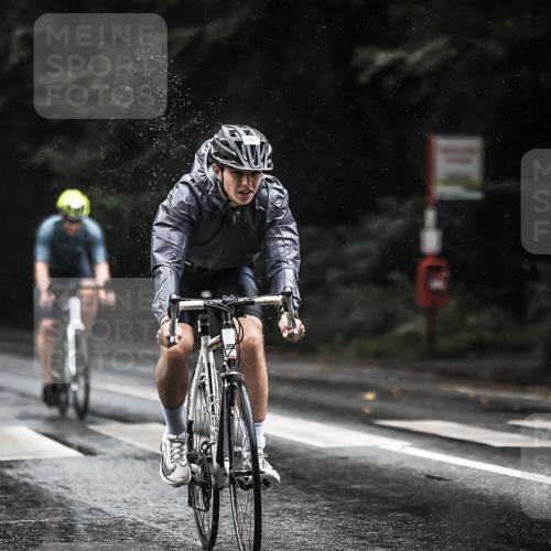 13.09.2026 - Stadtparktriathlon H.Heesch http://msf.ph/oto/10374062 13.09.2026 12:10:40 Radfahren 859, 926, 946, 948, 987, 1030, 1053, 1060 meine-sportfotos.de