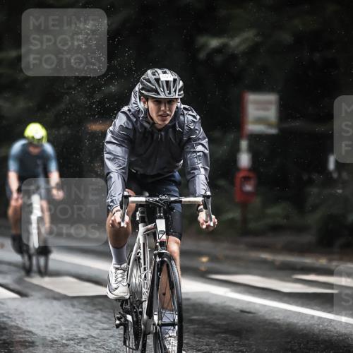 13.09.2026 - Stadtparktriathlon H.Heesch http://msf.ph/oto/10374067 13.09.2026 12:10:41 Radfahren 859, 926, 946, 948, 1030, 1053, 1060 meine-sportfotos.de