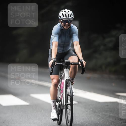 13.09.2026 - Stadtparktriathlon H.Heesch http://msf.ph/oto/10374069 13.09.2026 10:24:34 Radfahren 287, 289, 313, 343 meine-sportfotos.de