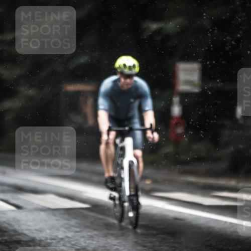 13.09.2026 - Stadtparktriathlon H.Heesch http://msf.ph/oto/10374071 13.09.2026 12:10:41 Radfahren 859, 926, 946, 948, 1030, 1053, 1060 meine-sportfotos.de