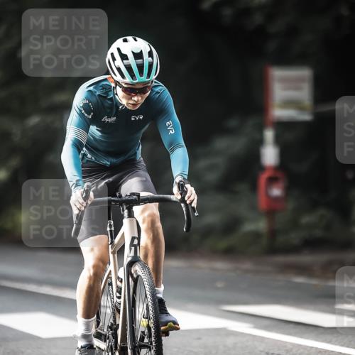 13.09.2026 - Stadtparktriathlon H.Heesch http://msf.ph/oto/10374072 13.09.2026 10:54:02 Radfahren 385, 408, 489, 519, 622 meine-sportfotos.de