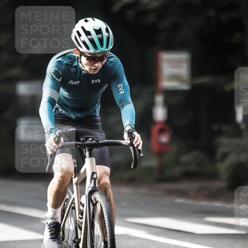 13.09.2026 - Stadtparktriathlon H.Heesch http://msf.ph/oto/10374080 13.09.2026 10:54:02 Radfahren 385, 408, 489, 519, 622 meine-sportfotos.de