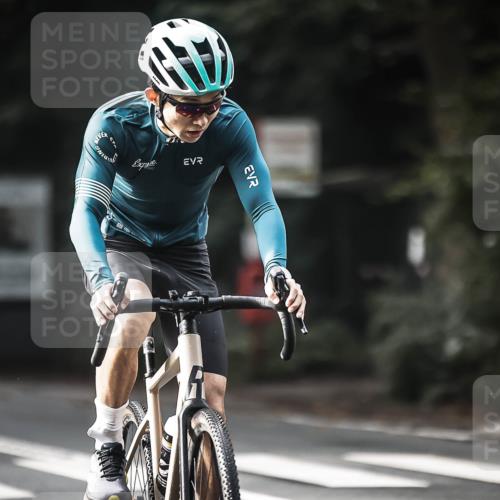 13.09.2026 - Stadtparktriathlon H.Heesch http://msf.ph/oto/10374084 13.09.2026 10:54:02 Radfahren 385, 408, 489, 519, 622 meine-sportfotos.de