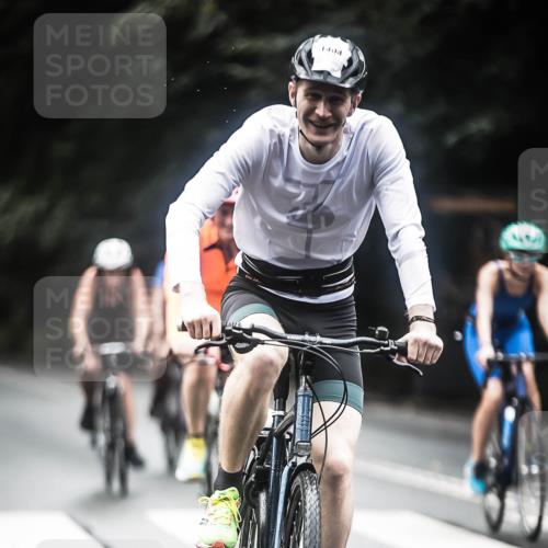 13.09.2026 - Stadtparktriathlon H.Heesch http://msf.ph/oto/10374092 13.09.2026 13:30:44 Radfahren 1316, 1372, 1404, 1424, 1465, 1484 meine-sportfotos.de