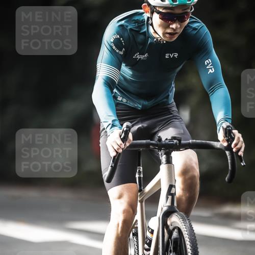 13.09.2026 - Stadtparktriathlon H.Heesch http://msf.ph/oto/10374098 13.09.2026 10:54:02 Radfahren 385, 408, 489, 519, 622 meine-sportfotos.de
