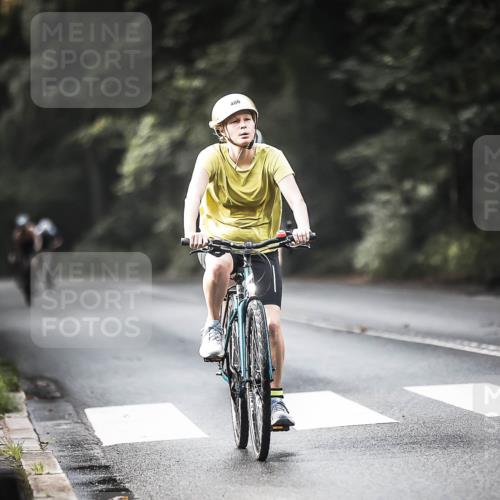 13.09.2026 - Stadtparktriathlon H.Heesch http://msf.ph/oto/10374100 13.09.2026 10:54:04 Radfahren 408, 489, 519, 622 meine-sportfotos.de