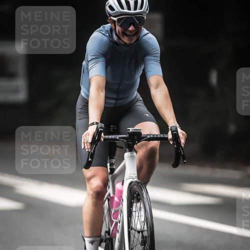 13.09.2026 - Stadtparktriathlon H.Heesch http://msf.ph/oto/10374103 13.09.2026 10:24:35 Radfahren 287, 289, 313 meine-sportfotos.de