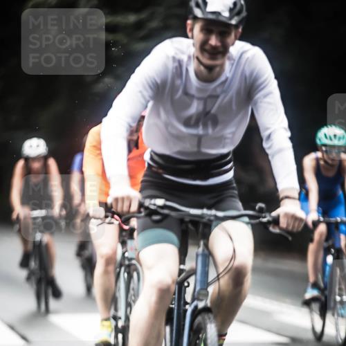 13.09.2026 - Stadtparktriathlon H.Heesch http://msf.ph/oto/10374105 13.09.2026 13:30:44 Radfahren 1316, 1372, 1404, 1424, 1465, 1484 meine-sportfotos.de