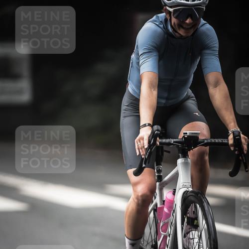 13.09.2026 - Stadtparktriathlon H.Heesch http://msf.ph/oto/10374107 13.09.2026 10:24:35 Radfahren 287, 289, 313 meine-sportfotos.de
