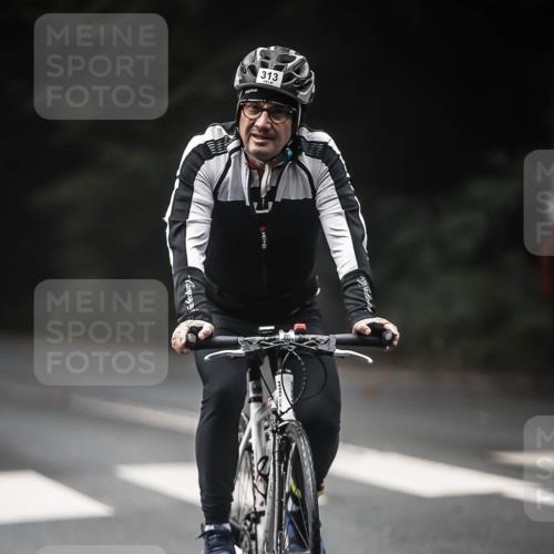 13.09.2026 - Stadtparktriathlon H.Heesch http://msf.ph/oto/10374126 13.09.2026 10:24:38 Radfahren 287, 289, 313, 348 meine-sportfotos.de