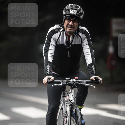 13.09.2026 - Stadtparktriathlon H.Heesch http://msf.ph/oto/10374138 13.09.2026 10:24:39 Radfahren 287, 313, 348 meine-sportfotos.de
