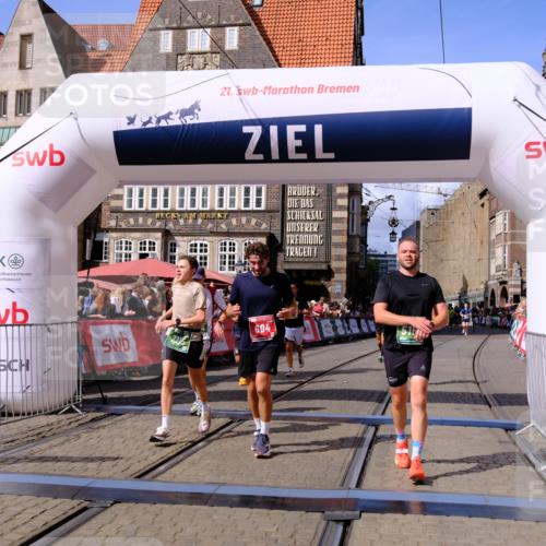 13.09.2026 - 21. swb-Marathon Bremen Tim E. http://msf.ph/oto/10374143 13.09.2026 13:11:12 Ziel 335, 384, 697, 1385, 1498, 2021, 2347, 2759, 4023, 4475, 4571, 5079, 5155, 5168, 5314, 5387, 6471, 6657, 7115, 7136, 8183, 9622, 9659, 13248 meine-sportfotos.de