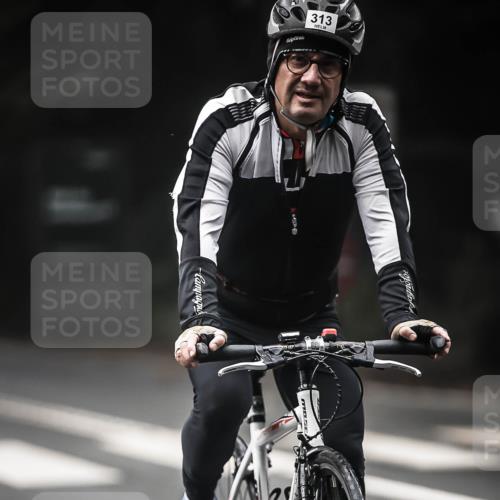 13.09.2026 - Stadtparktriathlon H.Heesch http://msf.ph/oto/10374151 13.09.2026 10:24:39 Radfahren 287, 313, 348 meine-sportfotos.de
