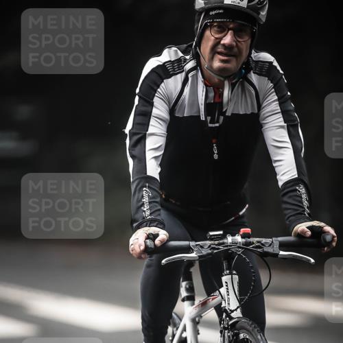 13.09.2026 - Stadtparktriathlon H.Heesch http://msf.ph/oto/10374154 13.09.2026 10:24:39 Radfahren 287, 313, 348 meine-sportfotos.de