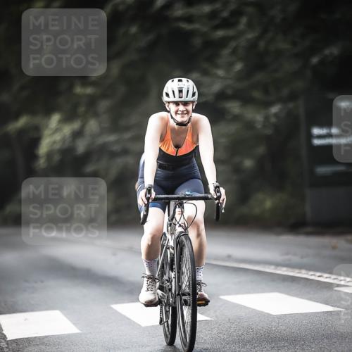 13.09.2026 - Stadtparktriathlon H.Heesch http://msf.ph/oto/10374165 13.09.2026 10:54:11 Radfahren 408, 429, 486, 622 meine-sportfotos.de