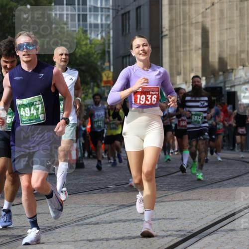 13.09.2026 - 21. swb-Marathon Bremen Strokosch-Dieckow http://msf.ph/oto/10374169 13.09.2026 13:37:08 Ziel 551, 813, 843, 1641, 1849, 1936, 2275, 3122, 3541, 3635, 3787, 3815, 3874, 3998, 4050, 4304, 4335, 4892, 5061, 5236, 5355, 5447, 5656, 5823, 6050, 6269, 6280, 6340, 6408, 6966, 7039, 7046, 7229, 7237, 7640, 7656, 8034, 8498, 8685, 8723, 9331, 9589, 9658, 9776, 9807, 270, 391, 869, 1180, 3333, 3627, 3823, 4947, 5388, 5547, 5577, 5612, 5738, 5791, 6046, 6904, 6947, 7571, 8268, 8753, 9701 meine-sportfotos.de